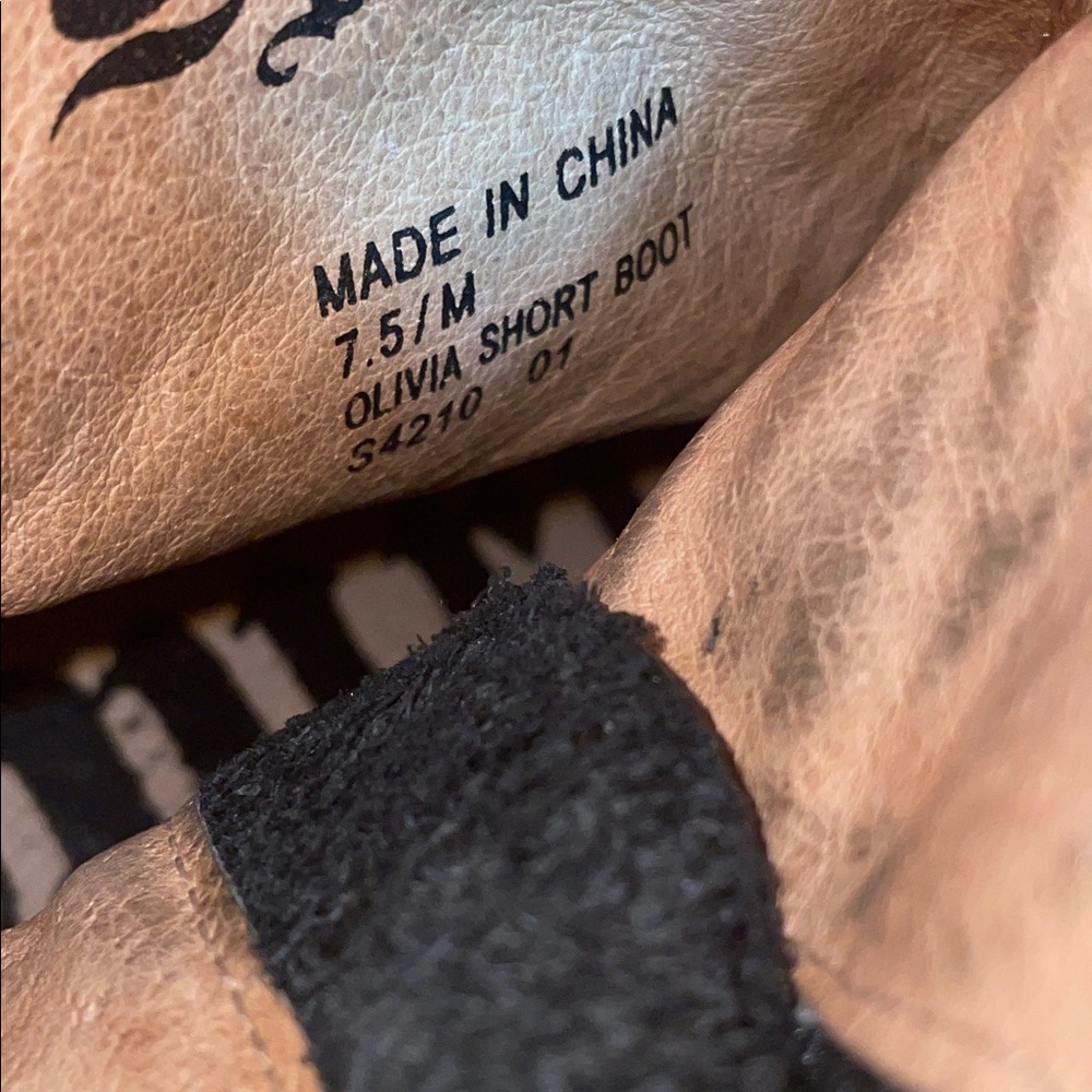 Lucchese Spirit Black Leather Ankle Boots - Picture 9 of 10